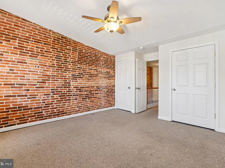 49 E Heath St — Photo 27