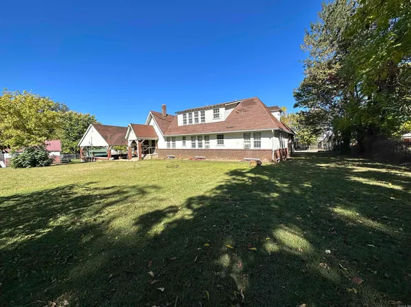 404 E Main St, Marshall, AR 72650