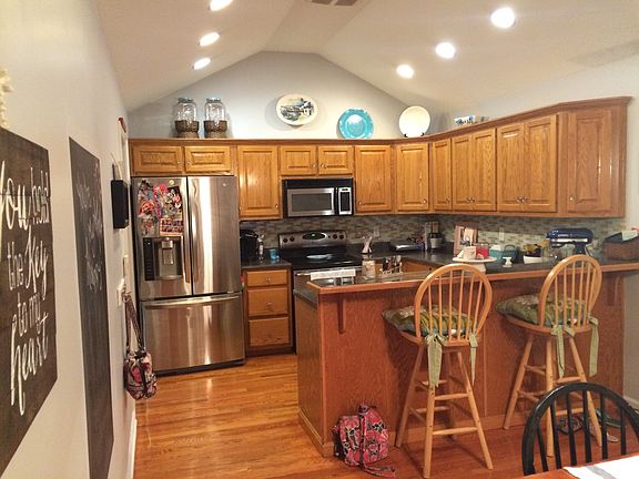 4th image of 1510 Curling Dr