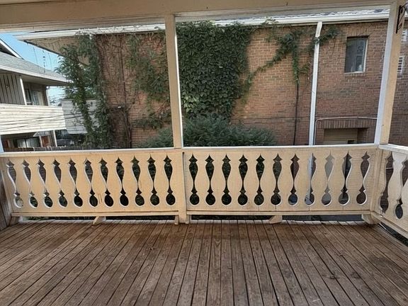 2nd image of 406 W Maple St #2