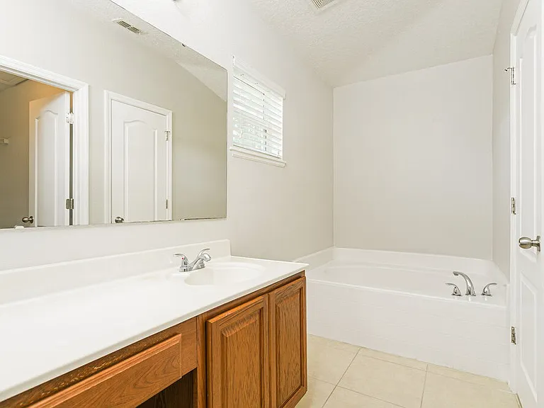 5180 Gulf Sturgeon Ln — Photo 12