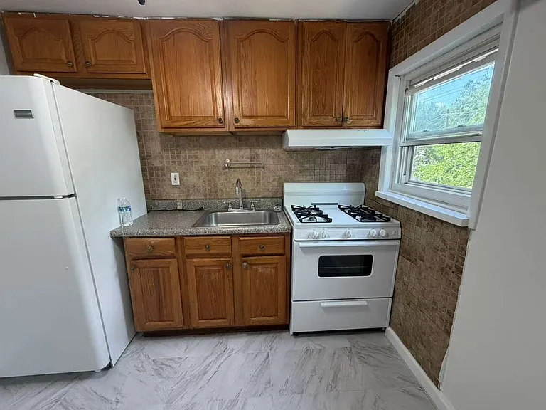 39 Hackensack Ave #2 — Photo 8