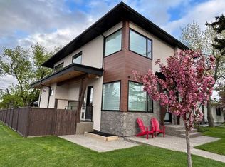 3902 W 19th St SW, Calgary, AB T2T 4X9