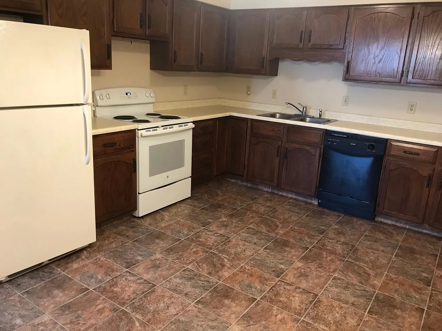 2503 Railroad Ave SE — Photo 1