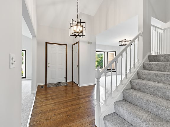4th image of 450 Potomac Ln
