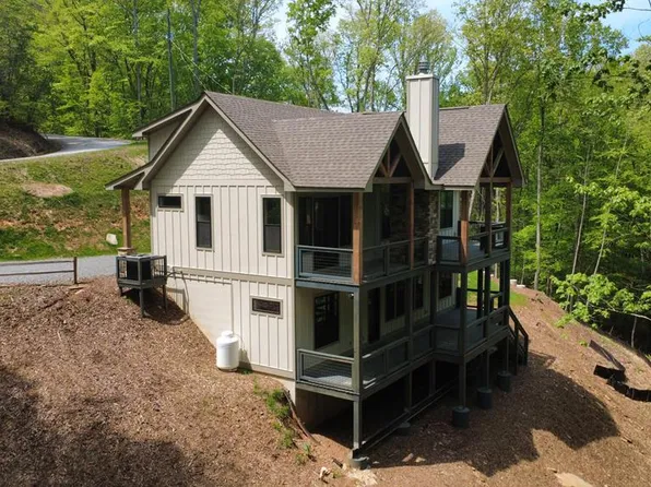 677 Catawba Cir, Ellijay, GA 30540
