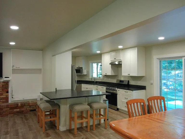 996 Thrushwood Dr — Photo 10