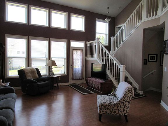 5th image of 236 Tobias Ct