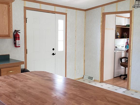 2nd image of 827 E Galley Pl