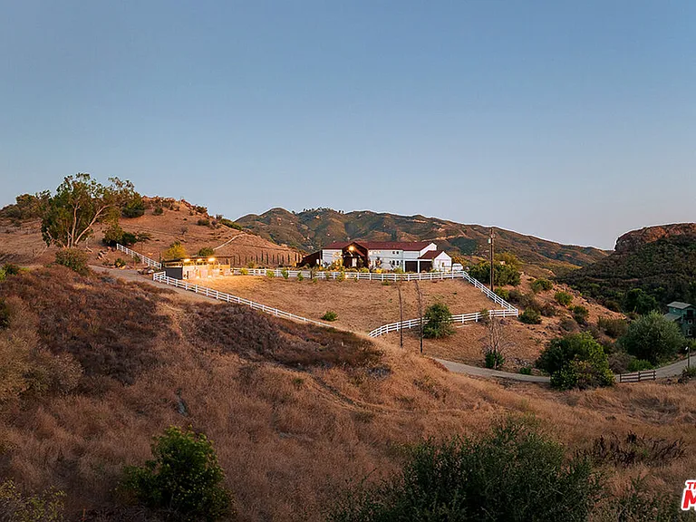 32194 Mulholland Hwy — Photo 29