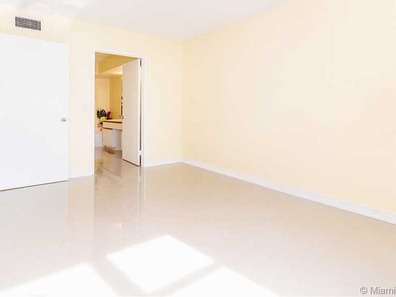 3rd image of 3400 NE 192nd St APT 702