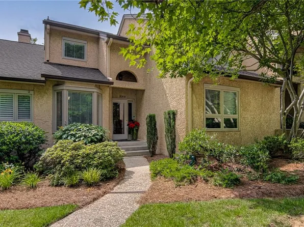 1935 Eastchester Dr Unit B, High Pt, NC 27265