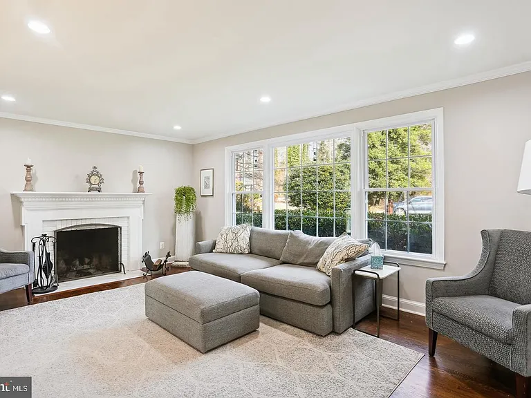 7832 Fulbright Ct — Photo 2