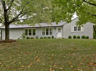 10127 Fieldcrest Ln, Saint Louis, MO 63124