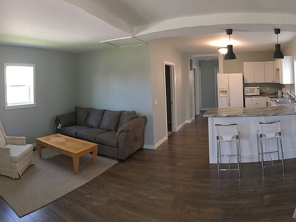 2nd image of 520 16th Ave W