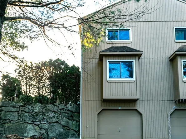 6 Duchess Path, Uxbridge, MA 01569