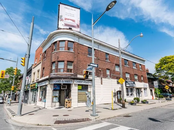 1038 Saint Clair Ave W, Toronto, ON M6E 1A5