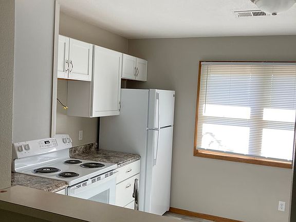5th image of 215 Louis Ave #A-d
