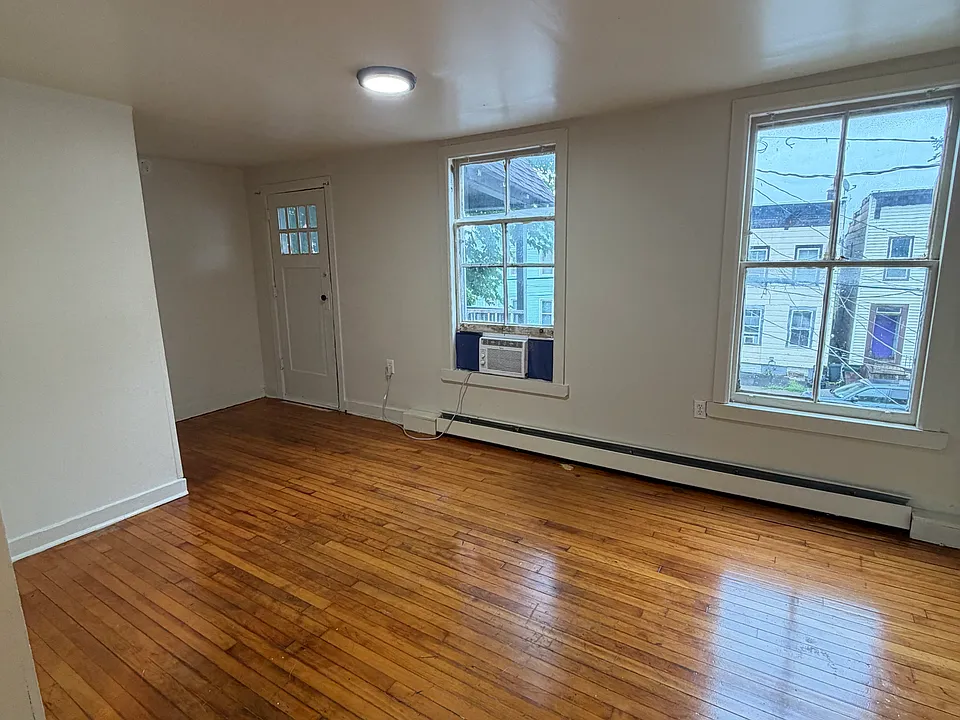 782 Livingston Ave #2