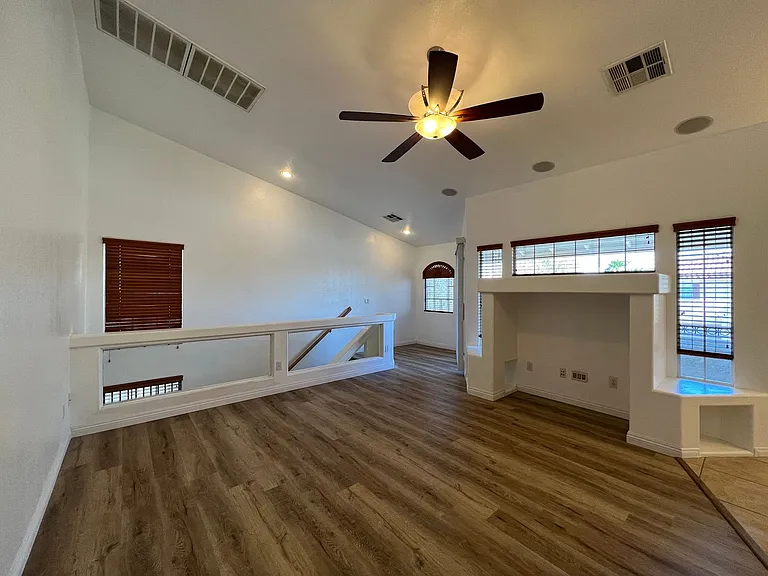5561 Anticipation Ct — Photo 5