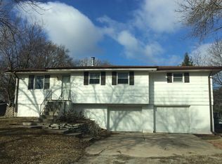 104 Riverview St, Leshara, NE 68064