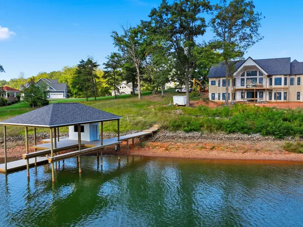 255 Veranda Bay Dr, Union Hall, VA 24176