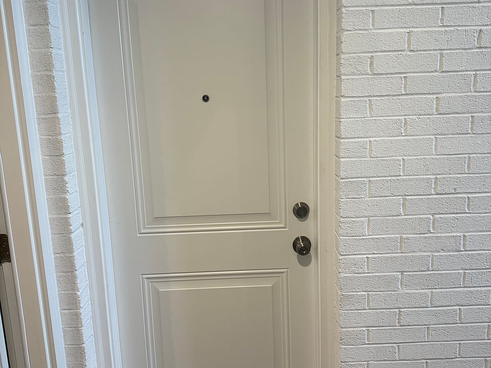 1st image of 10 Rockridge Ct APT 7