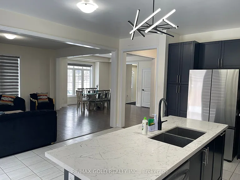 537 Veterans Dr — Photo 45