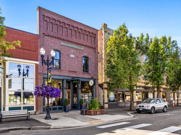 144 S Main St #200, Independence, OR 97351