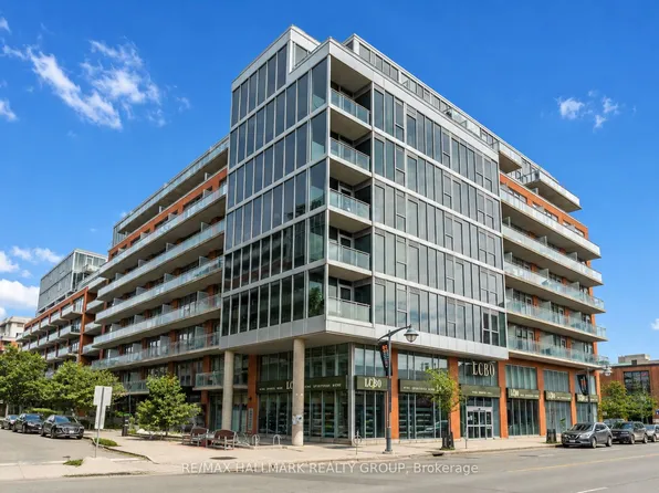 360 McLeod St #704, Ottawa, ON K2P 1A9