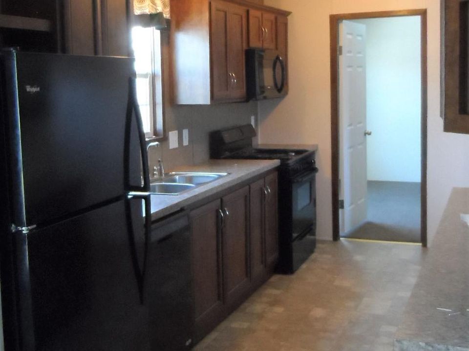2nd image of 28 Maynard Cir