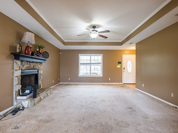 2nd image of 4020 Foxridge Ln