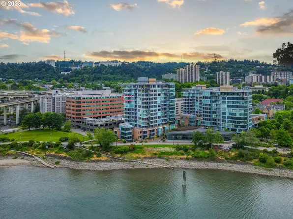 1920 S River Dr #E1004, Portland, OR 97201