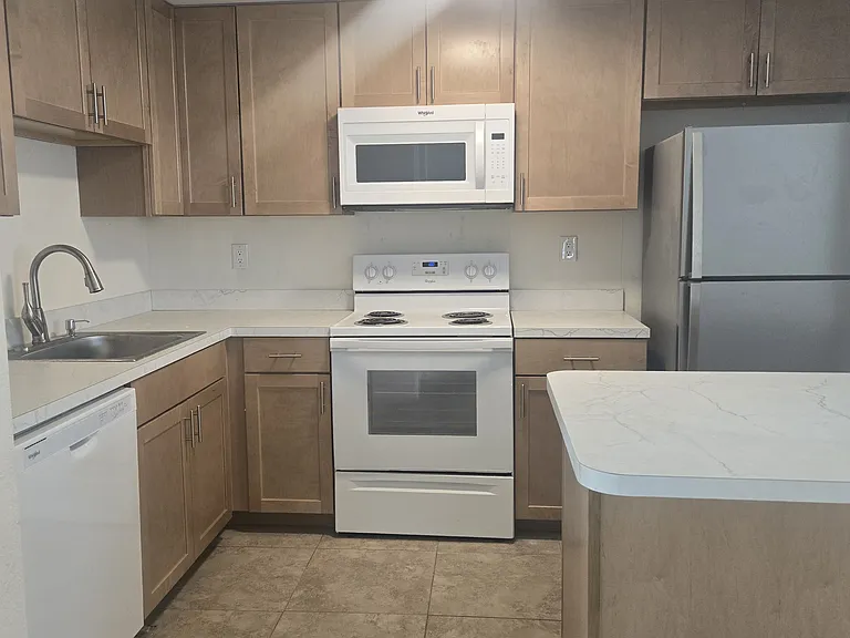 6827 Adams St — Photo 10