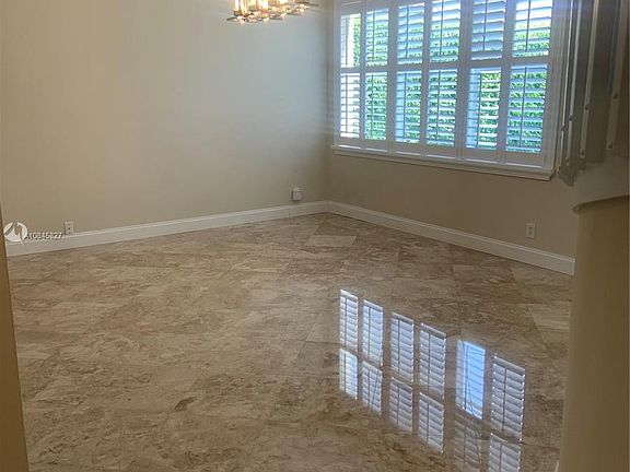 3rd image of 668 Stanton Dr