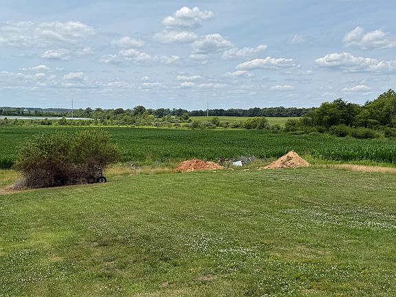2nd image of 2025 County Road 1050 E