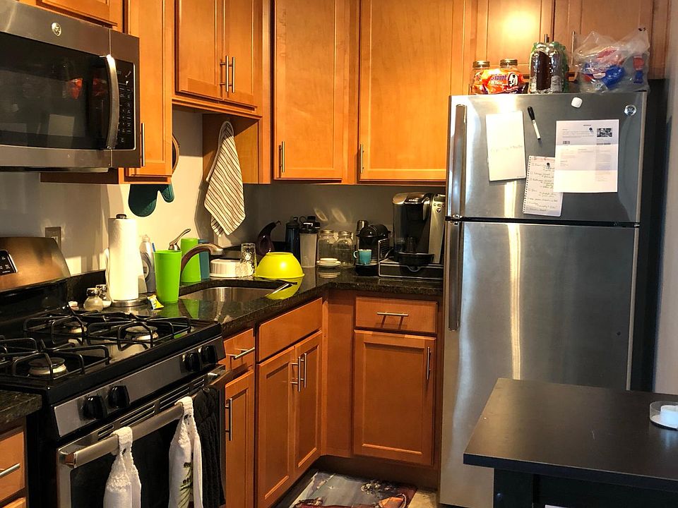 1st image of 3637 N Pine Grove Ave #20A