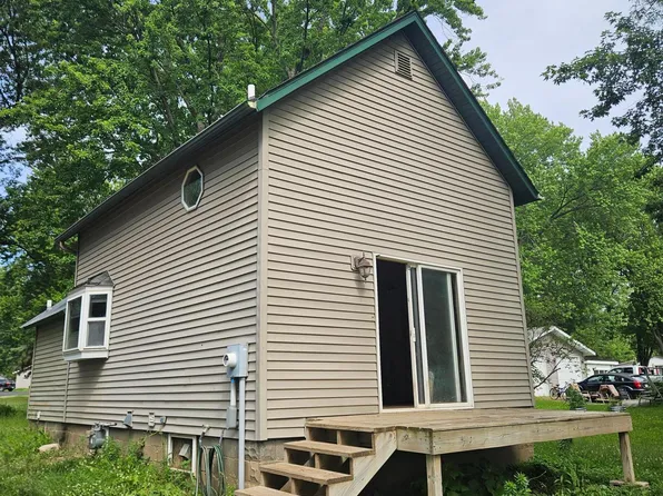 117 2nd St NW, Clear Lake, WI 54005