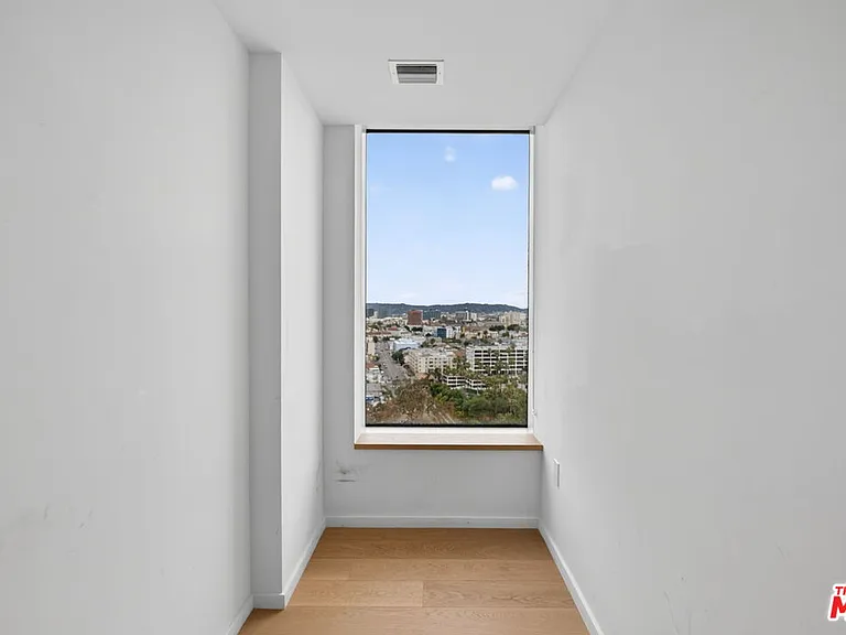 889 Francisco St #1806 — Photo 20