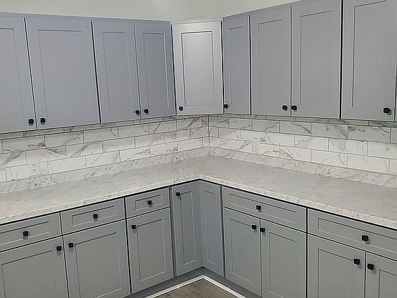 4th image of 35 Crescent St
