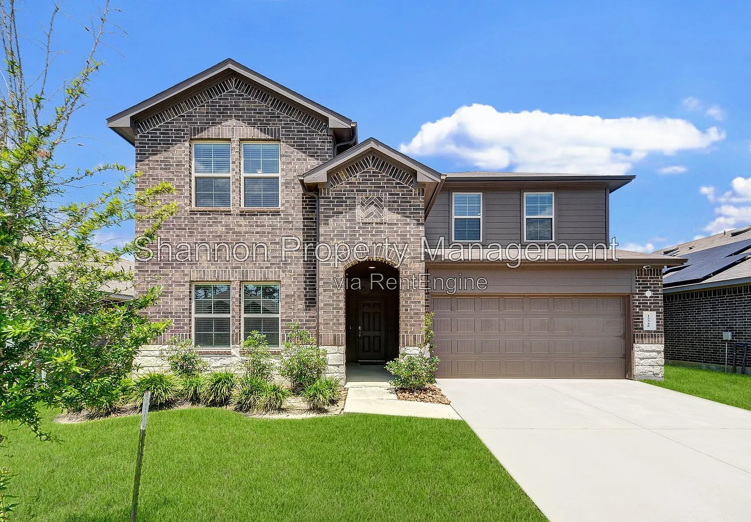 4 bed, 3.0 bath, 2482 sqft, $2,200 — Photo 1