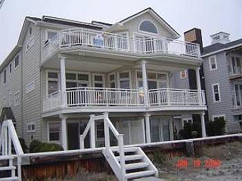 1st image of 2619 Wesley Ave