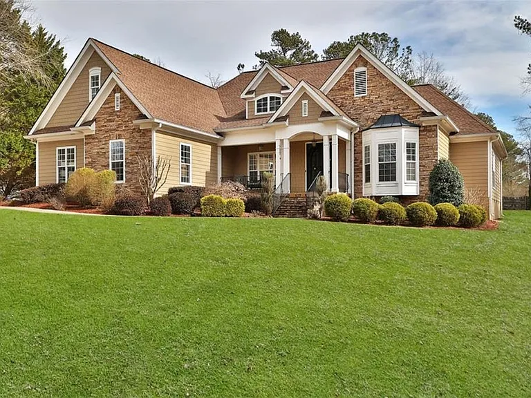 110 Stanley Oaks Pl — Photo 2