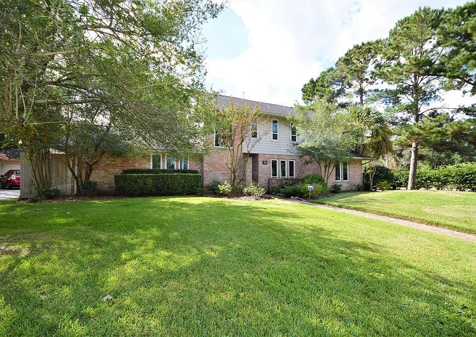 1st image of 15702 Brookvilla Dr