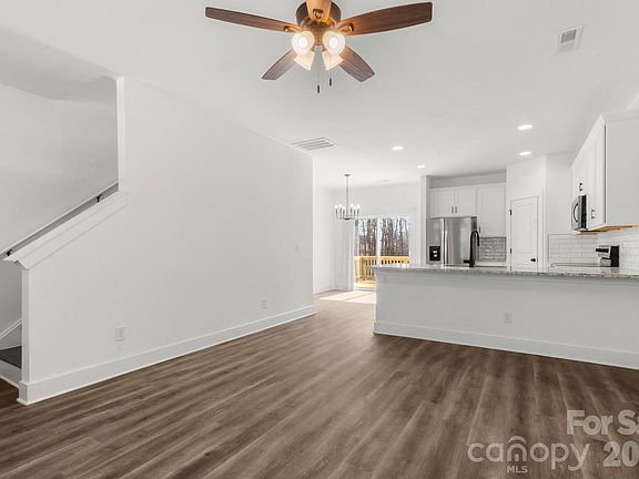 5th image of 115 Indian Wells Ct