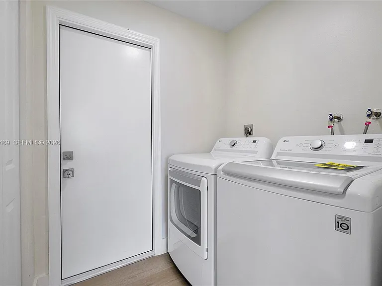 4914 SW 90th Ave — Photo 14