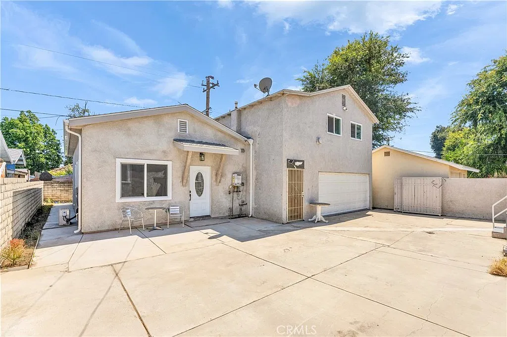656 E I St — Photo 1