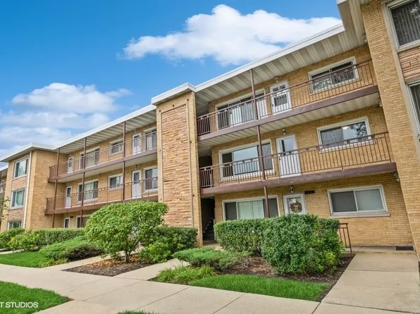 4921 N Harlem Ave #2, Chicago, IL 60656