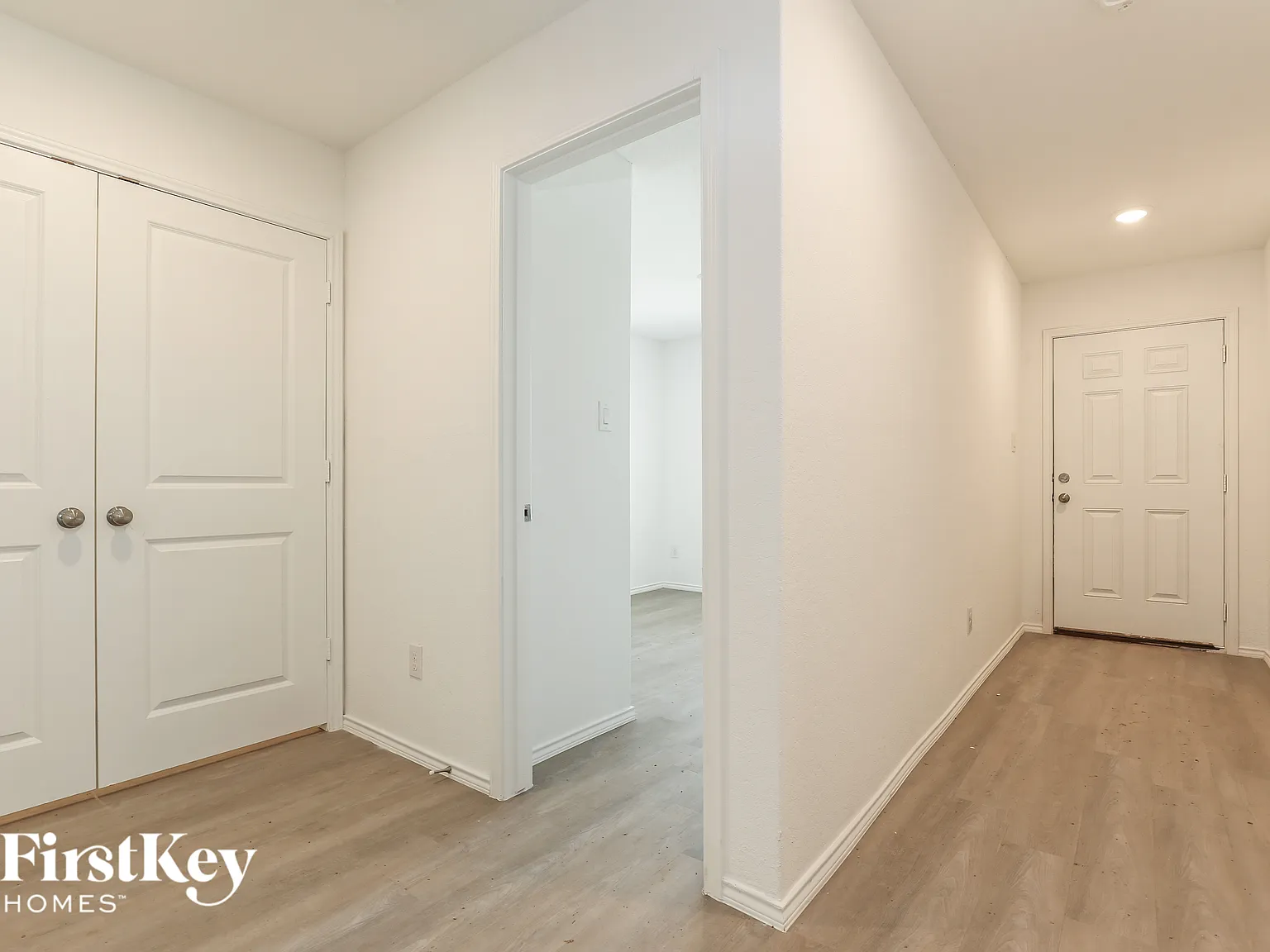 4 bed, 2.0 bath, 1667 sqft, $1,705 — Photo 2