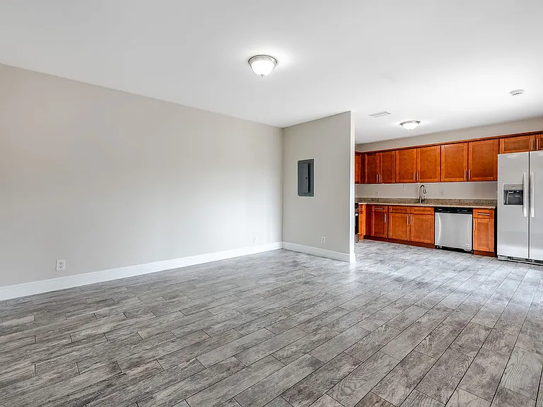 1755 N Congress Ave — Photo 8